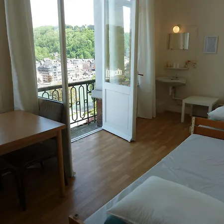 Splendid Palace - Vue Meuse & Citadelle Auberge de jeunesse *