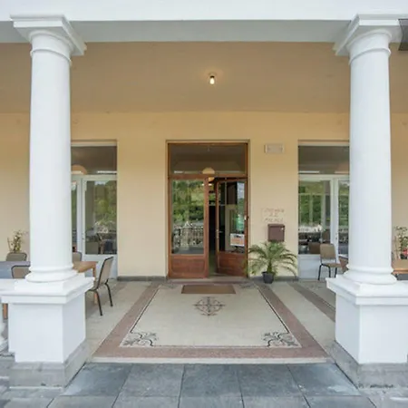 Splendid Palace - Vue Meuse & Citadelle Hostal
